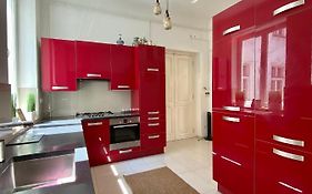 Deluxe Downtown Apartment With A Fabulous View